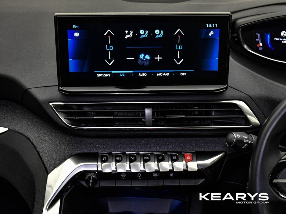 2021 Peugeot 5008 - image 25