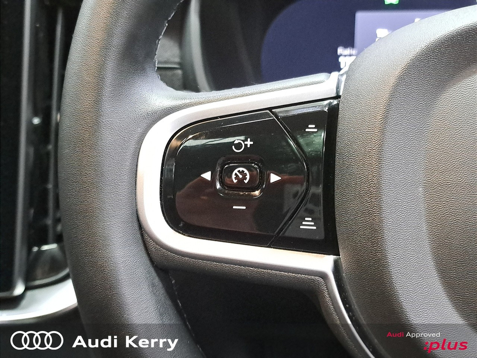 2025 Volvo XC90 - image 21