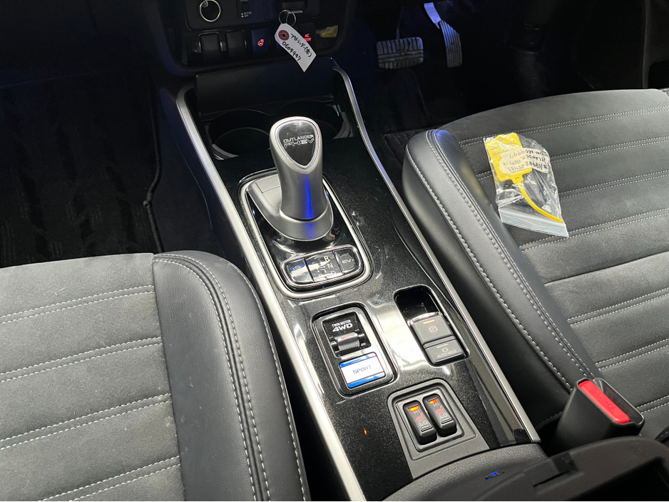 2019 Mitsubishi Outlander - image 20