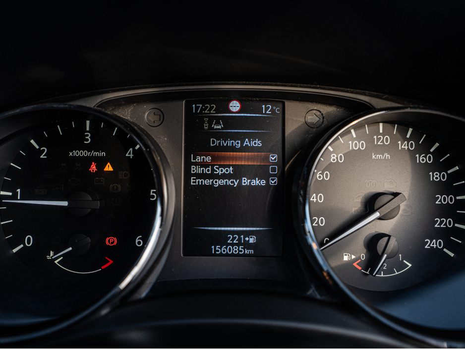 2015 Nissan Qashqai - image 24