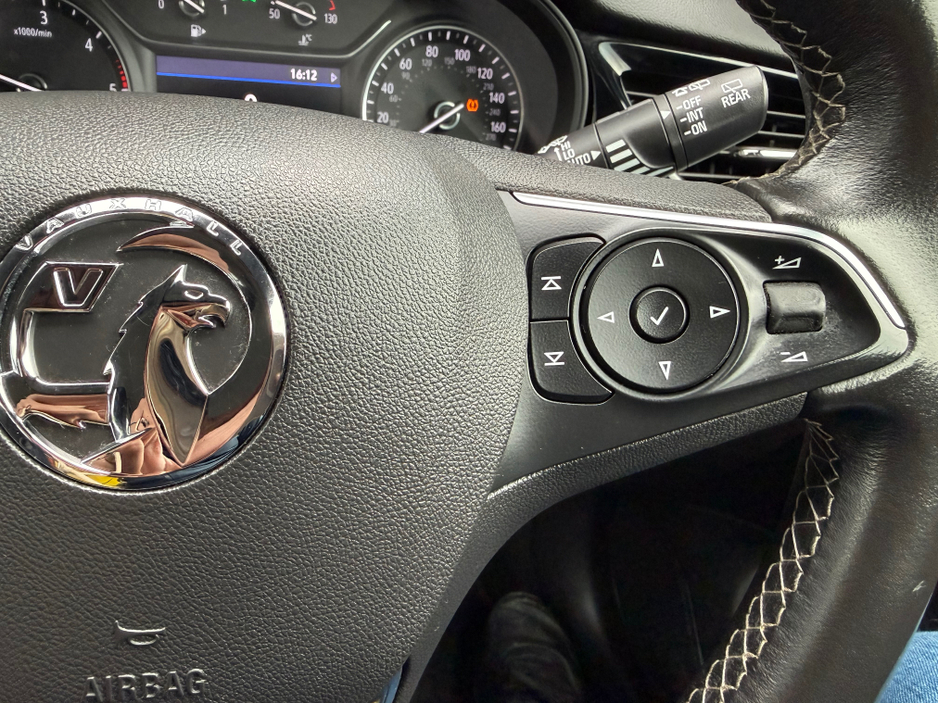 2018 Opel Insignia - image 16