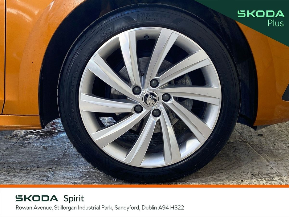 2023 Skoda Octavia - image 8