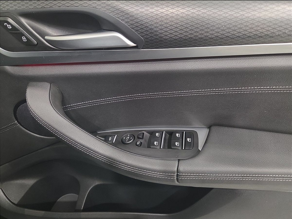 2023 BMW X3 - image 23