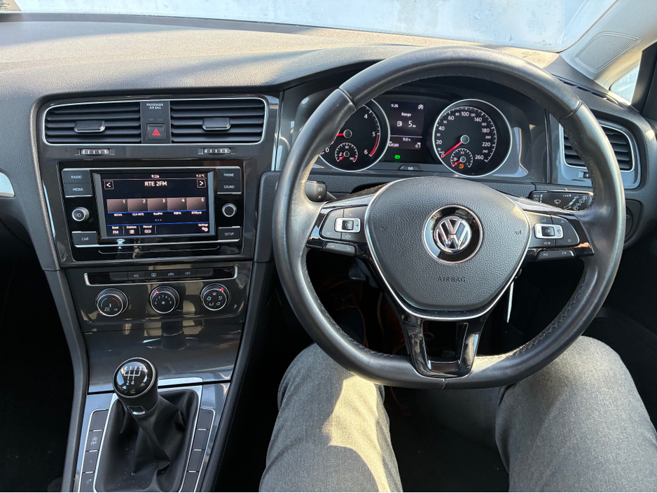 2019 Volkswagen Golf - image 17