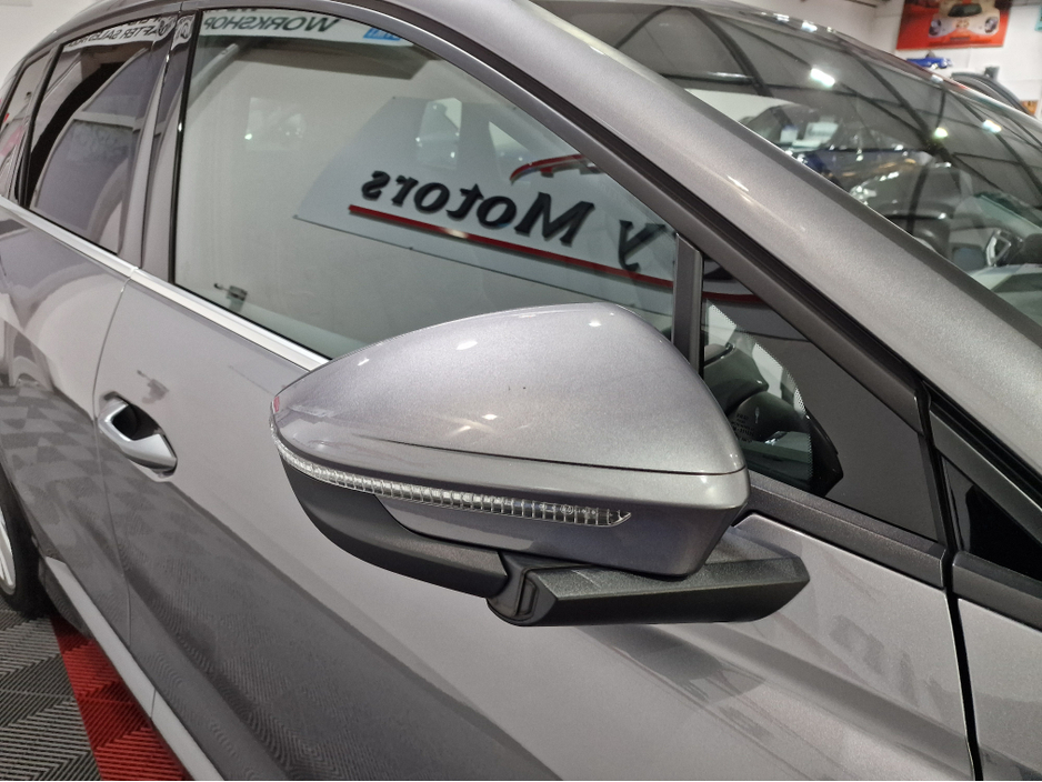 2024 Audi Q4 e-tron 45 S LINE (TECH PACK / 82KWH BATTERY) 282BHP AUTOMATIC **ONE OWNER / APPLE CARPLAY / ADAPTIVE CRUISE CONTROL / FULL LEATHER / SONOS PREMIUM SOUND / SAT NAV / REVERSE CAMERA / WIRELESS PHONE CHARGING** €43,900