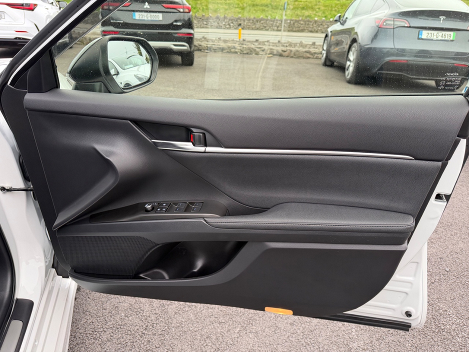 2023 Toyota Camry - image 21