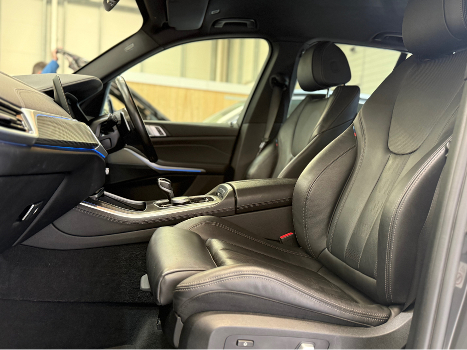 2022 BMW X5 - image 18