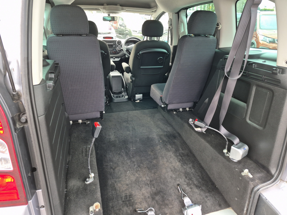 2017 Peugeot Partner - image 14