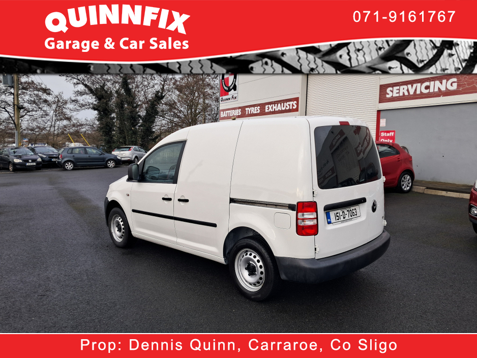 2015 Volkswagen Caddy - image 3