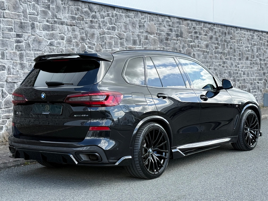 2021 BMW X5 - image 2
