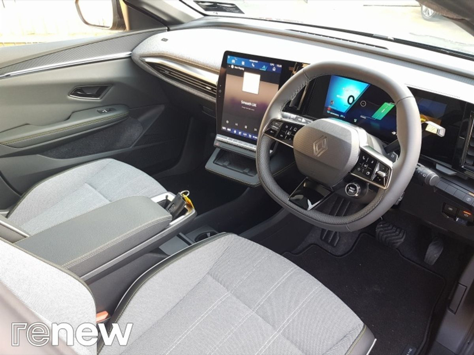 2026 Renault Megane - image 6