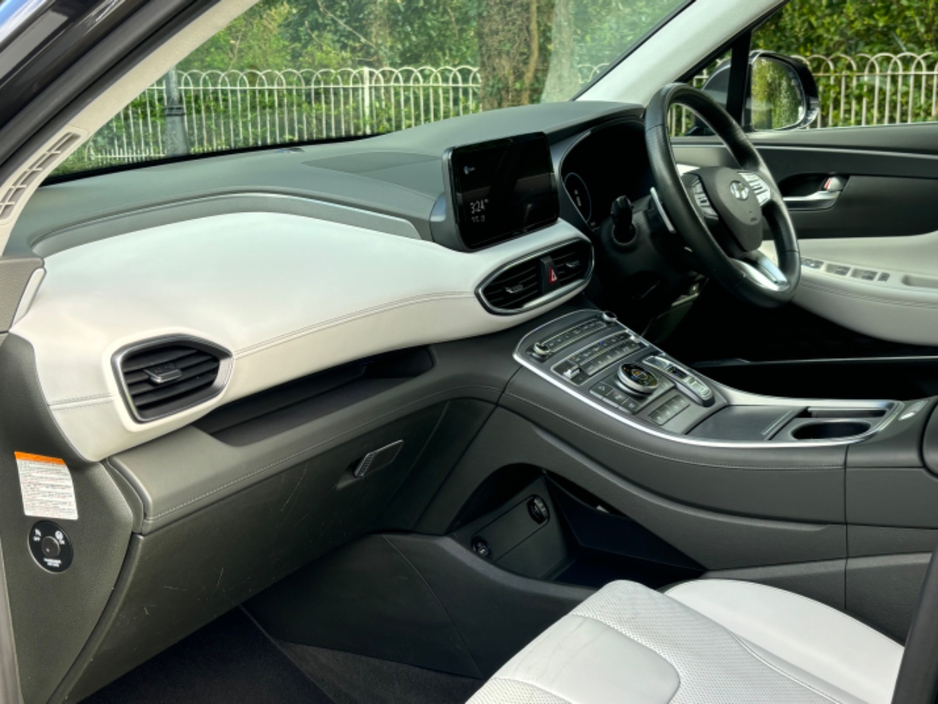 2022 Hyundai Santa Fe - image 8