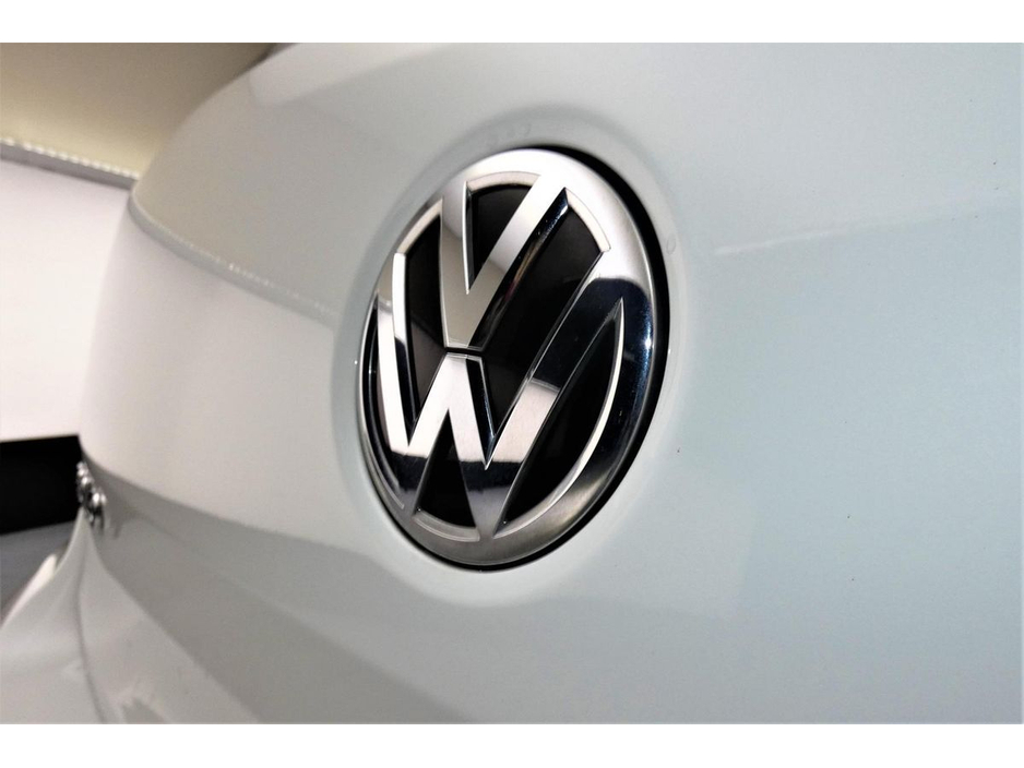 2017 Volkswagen Polo - image 27