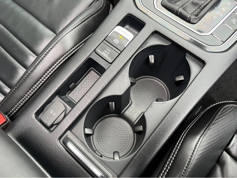 2021 Volkswagen Passat - image 20