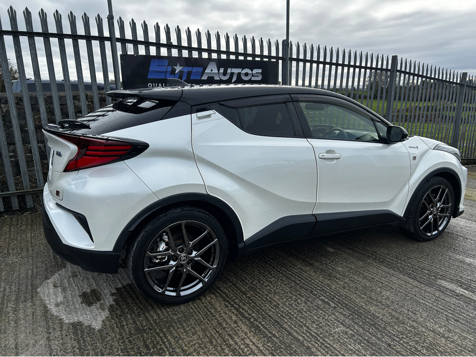 2020 Toyota C-HR - image 4