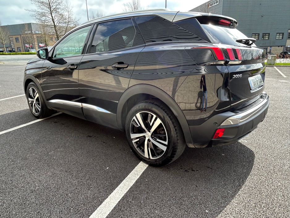 2019 Peugeot 3008 - image 5