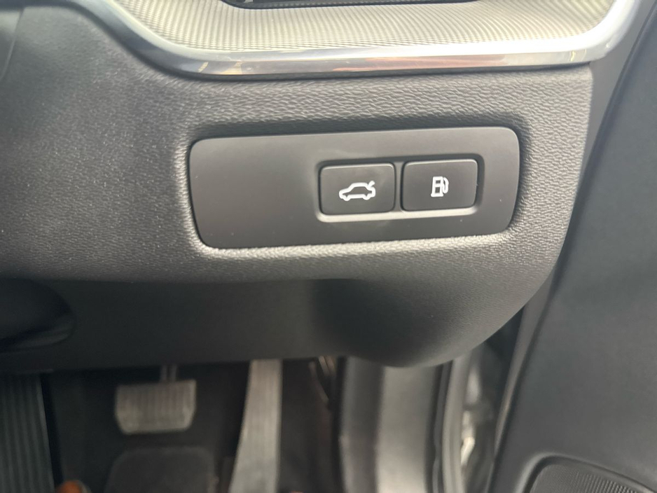 2023 Volvo XC60 - image 22