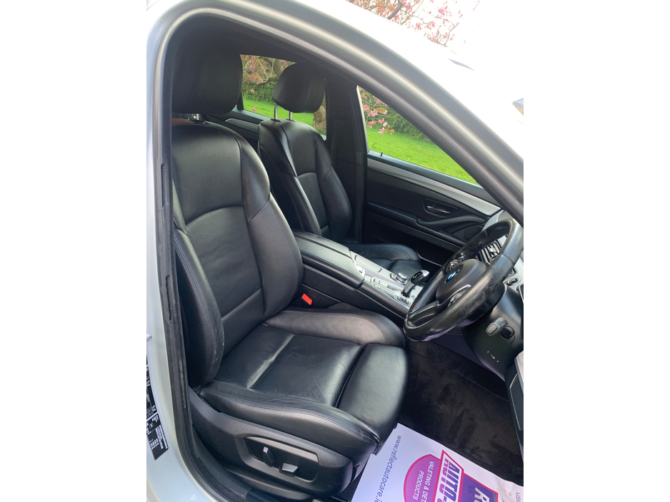 2013 BMW 5 Series - image 3