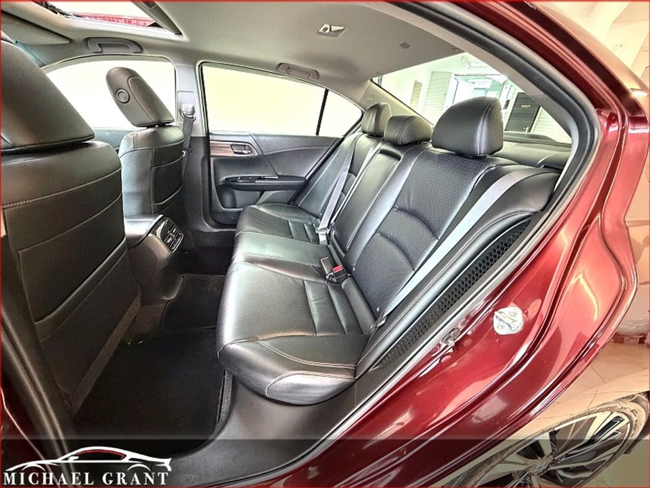 2016 Honda Accord - image 18