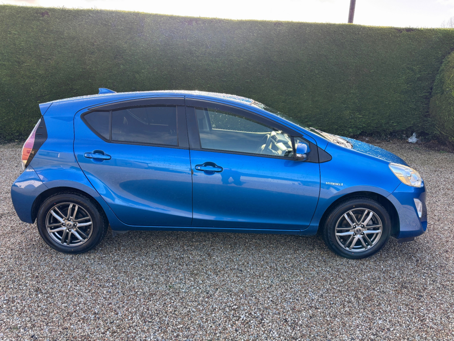 2016 Toyota Aqua 1.5 hybrid €8,950