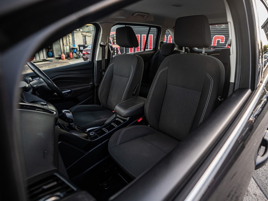 2016 Ford Grand C-Max - image 29