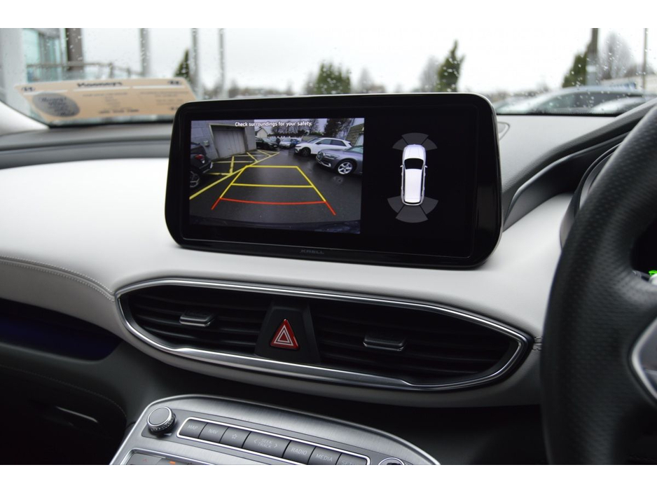 2022 Hyundai Santa Fe 1.6 PHEV 4WD Executive Plus Auto €43,995