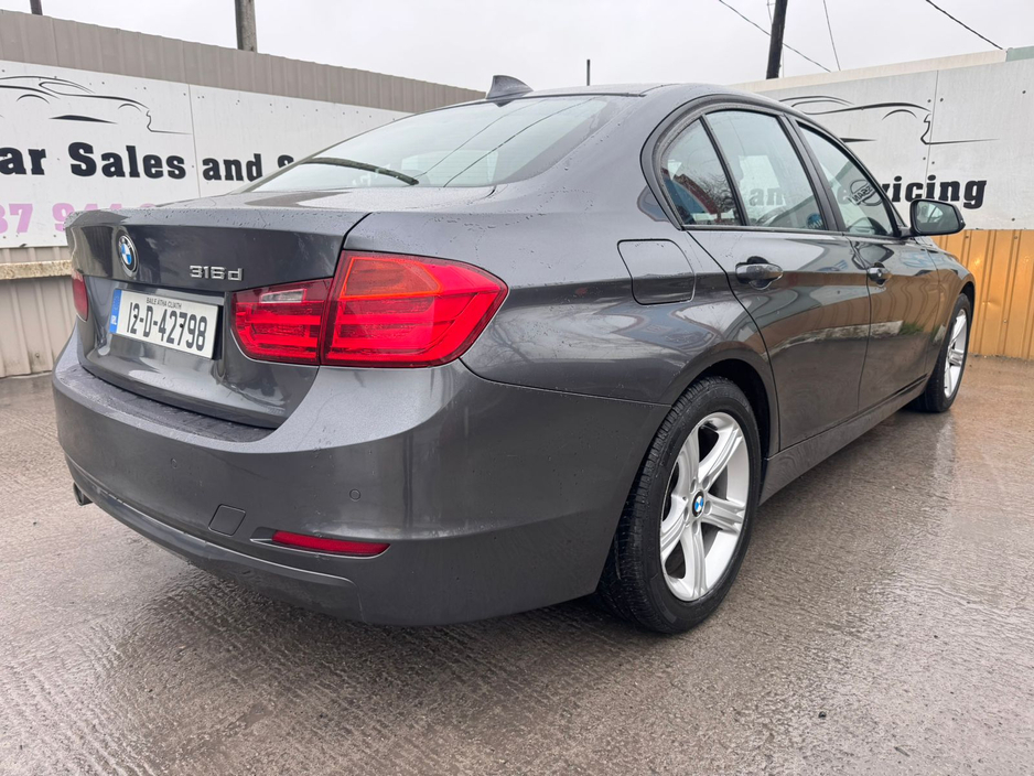 2012 BMW 3 Series - image 13