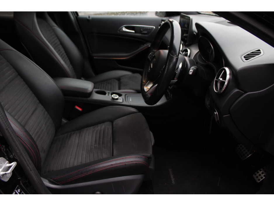 2017 Mercedes-Benz GLA Class GLA220 D 4MATIC AMG-LINE PREMIUM 5DR ESTATE 4 MATIC AUTO //  STUNNING CAR FINISHED IN BLACK // BUY WITH CONFIDENCE AA AND SIMI APPROVED DEALER 2026 // FINANCE ARRANGED // ALL TRADE INS WELCOME //