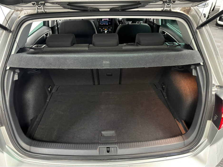 2019 Volkswagen Golf *VOLKSWAGEN GOLF* *DSG* *LOW MILEAGE* *PRONAV WIDE SCREEN* *AUTO LIGHTS* *DLA* *DIGITAL DASH* *REVERSE CAMERA* **FINANCE AVAILABLE* *TRADE INS WELCOME* €19,950