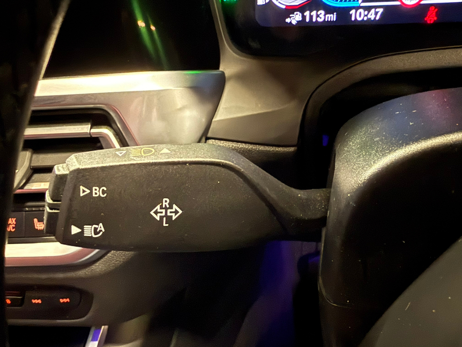 2021 BMW 3 Series - image 21