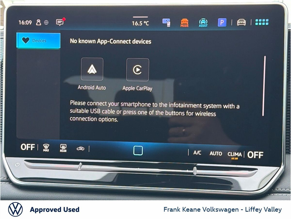 2025 Volkswagen Tiguan - image 14