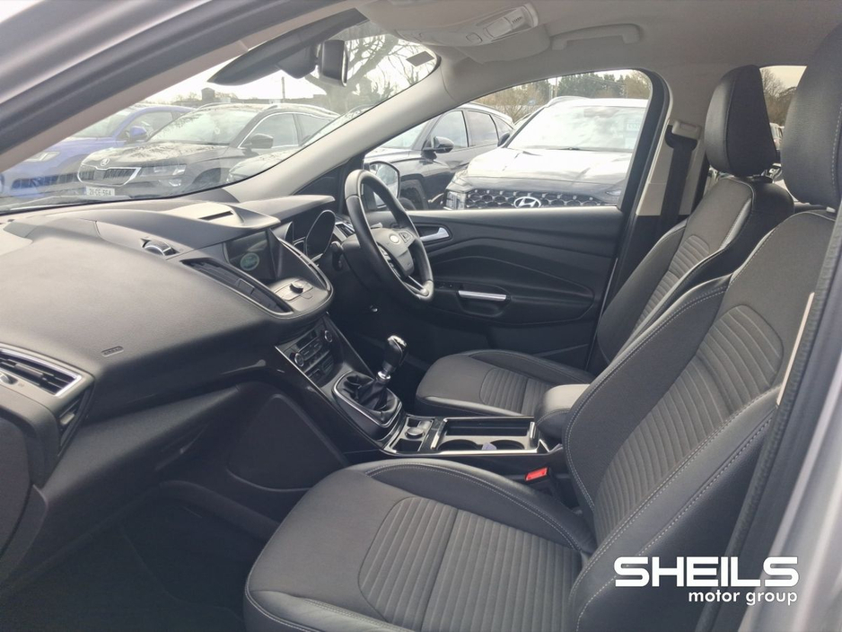 2019 Ford Kuga - image 5