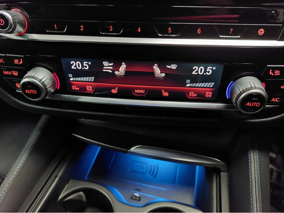 2020 BMW 5 Series - image 15