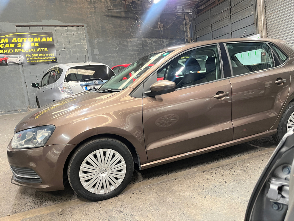 2014 Volkswagen Polo - image 2