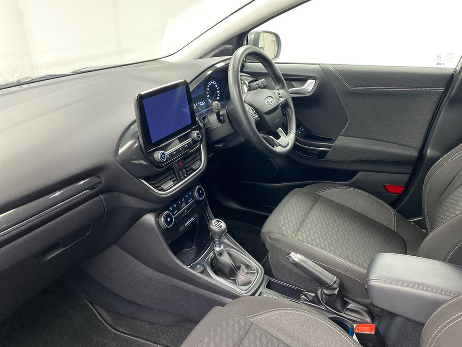 2023 Ford Puma - image 2