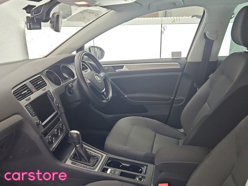 2016 Volkswagen Golf - image 12