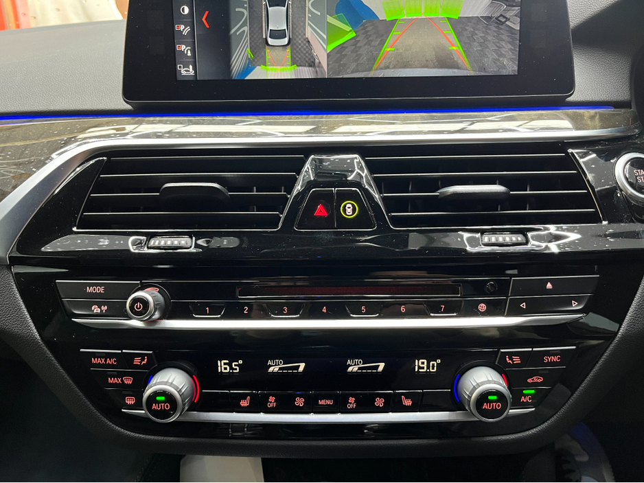 2019 BMW 5 Series - image 25