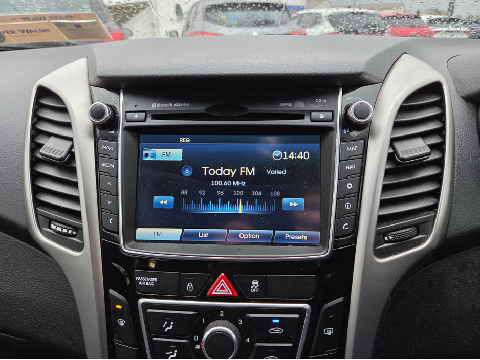 2016 Hyundai i30 - image 13