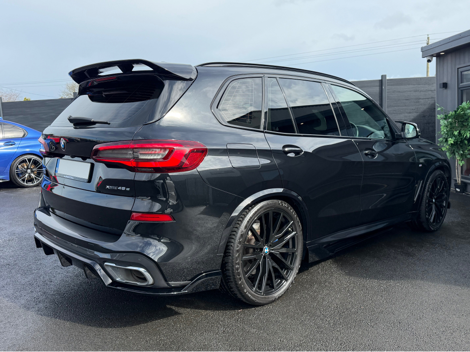 2021 BMW X5 - image 7