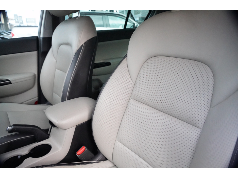 2020 Kia Sportage - image 25