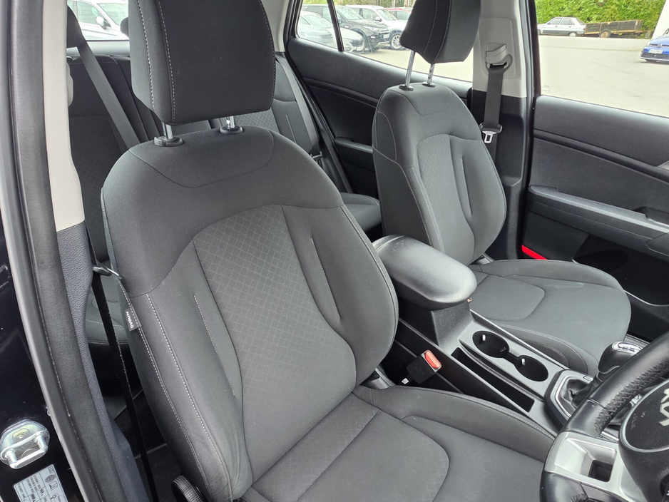 2023 Kia Sportage - image 9