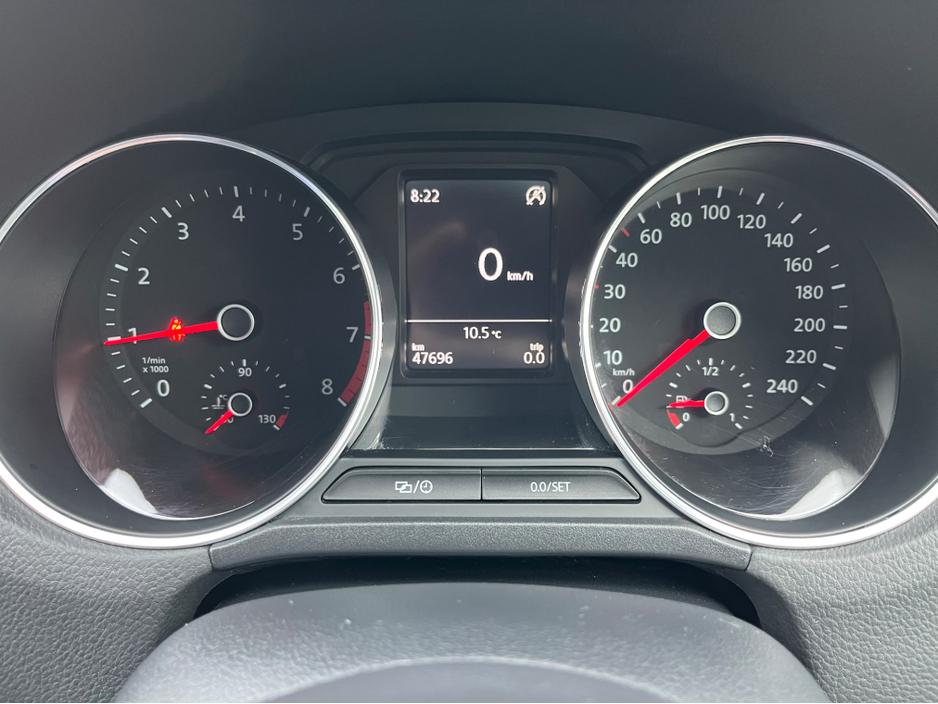 2015 Volkswagen Polo - image 14