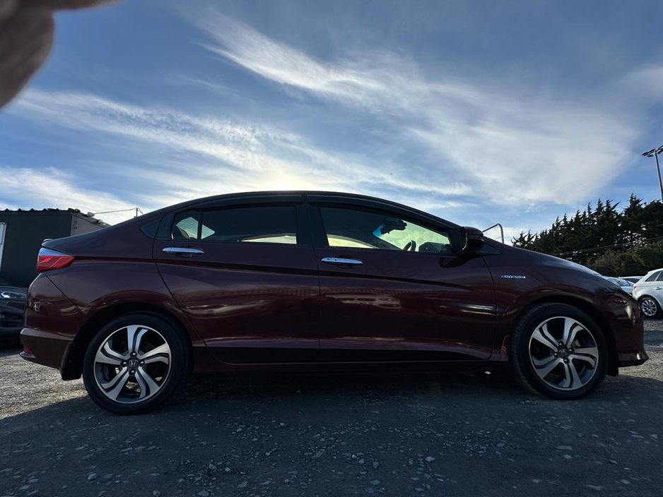 2015 Honda Grace - image 8