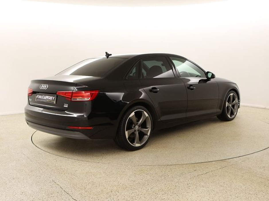 2018 Audi A4 - image 7