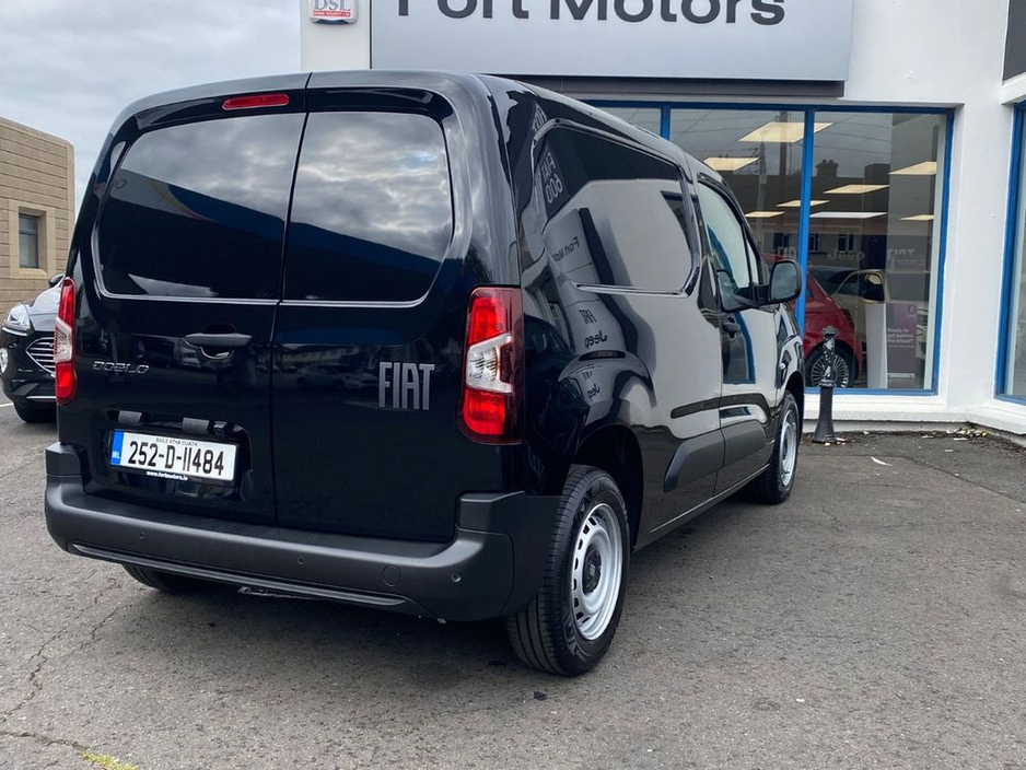 2025 Fiat Doblo SWB 1.5TD (100HP) 650KG Payload , 3 Front Seats €21,995
