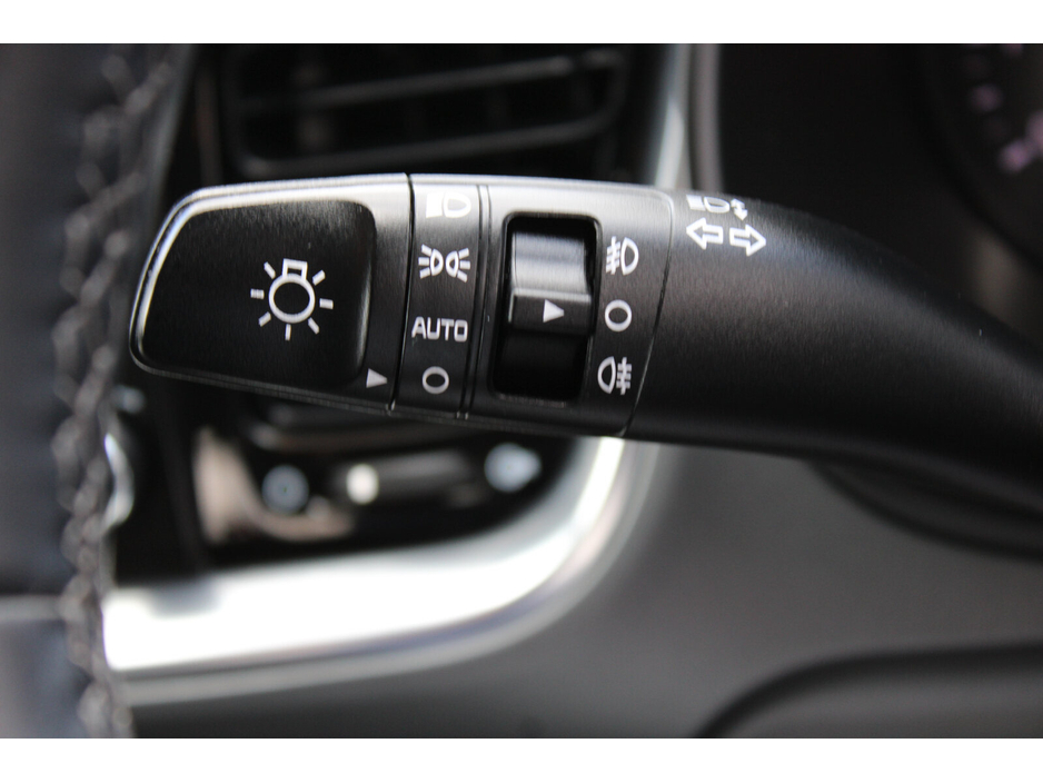 2023 Kia Stonic - image 21