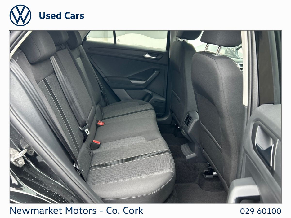 2026 Volkswagen T-Roc - image 3