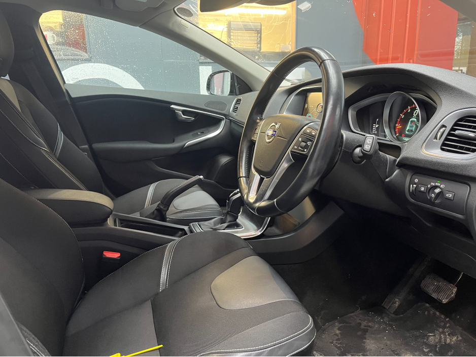 2014 Volvo V40 €10950 2014 VOLVO V40 T4 1.6 AUTOMATIC / ELECTRIC MEMORY & HEATED SEATS / CRUISE CONTROL €10,950