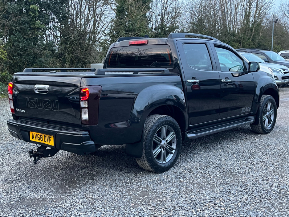 2018 Isuzu D-MAX - image 9