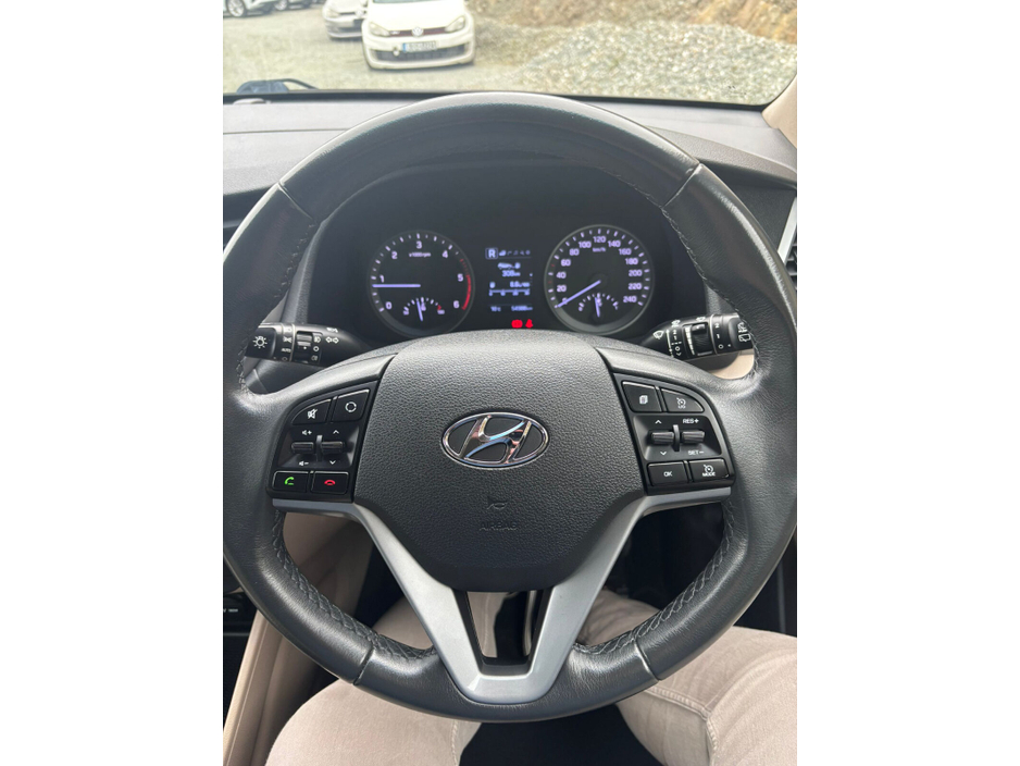 2017 Hyundai Tucson - image 16